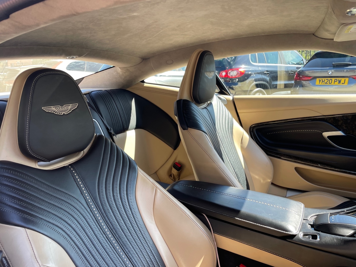 Used Aston Martin DB11 2016 for sale - 77656551: Photo 12