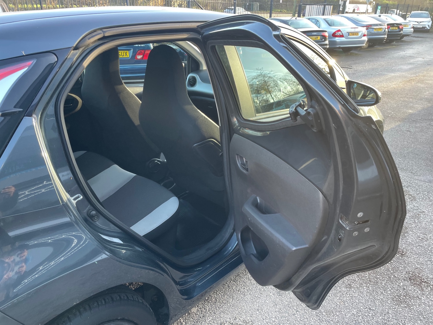 Used Toyota AYGO 2017 for sale - 76904481: Photo 11