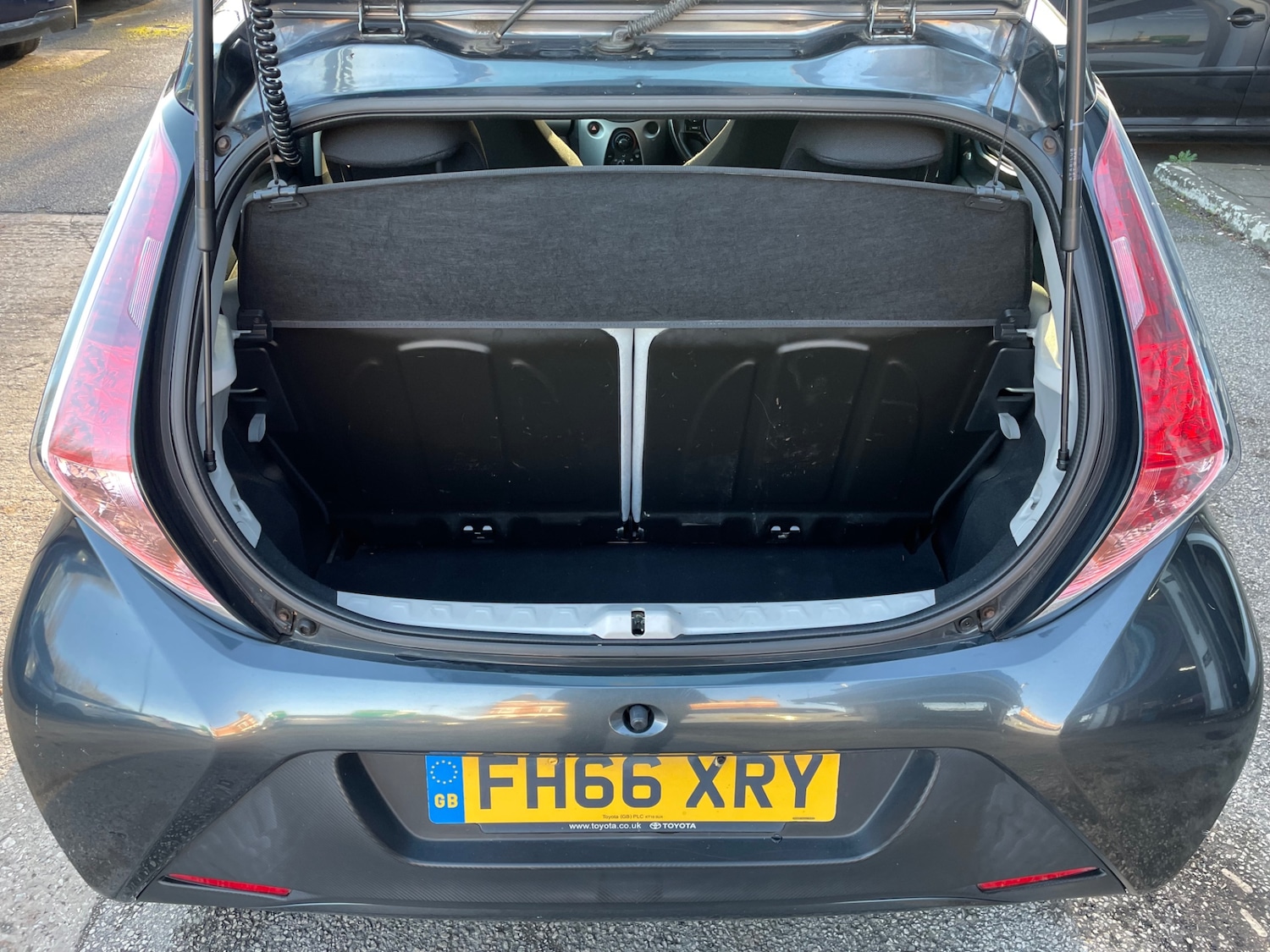 Used Toyota AYGO 2017 for sale - 76904481: Photo 12