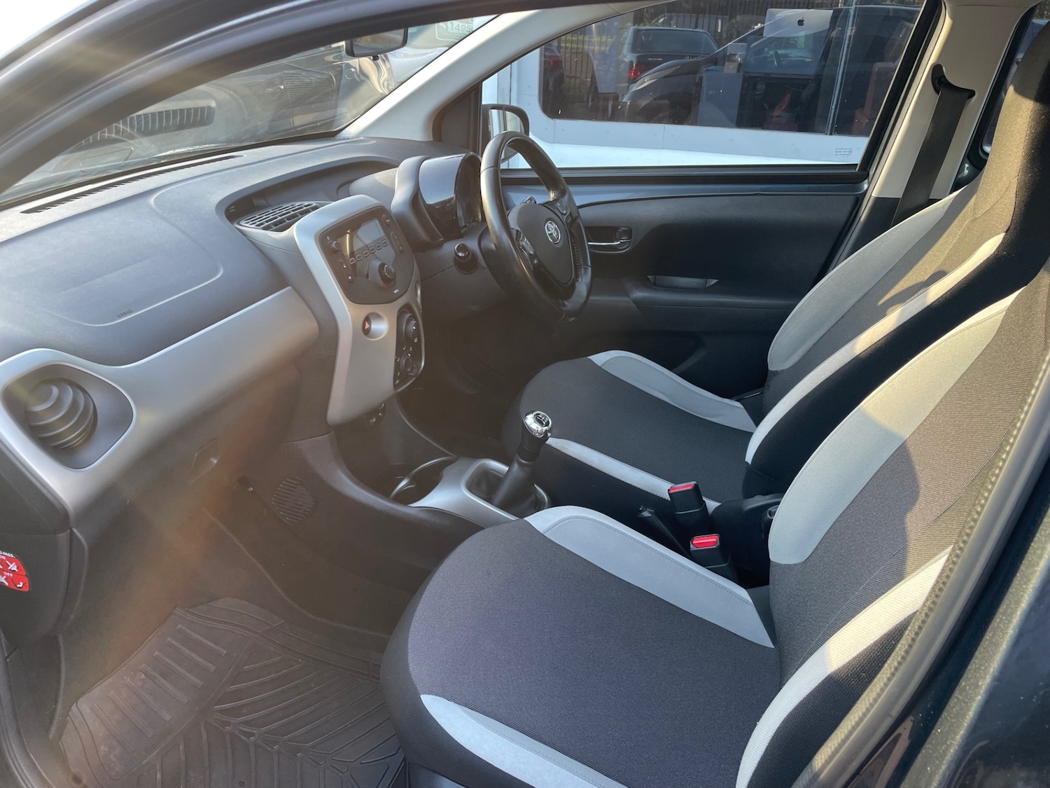 Used Toyota AYGO 2017 for sale - 76904481: Photo 14