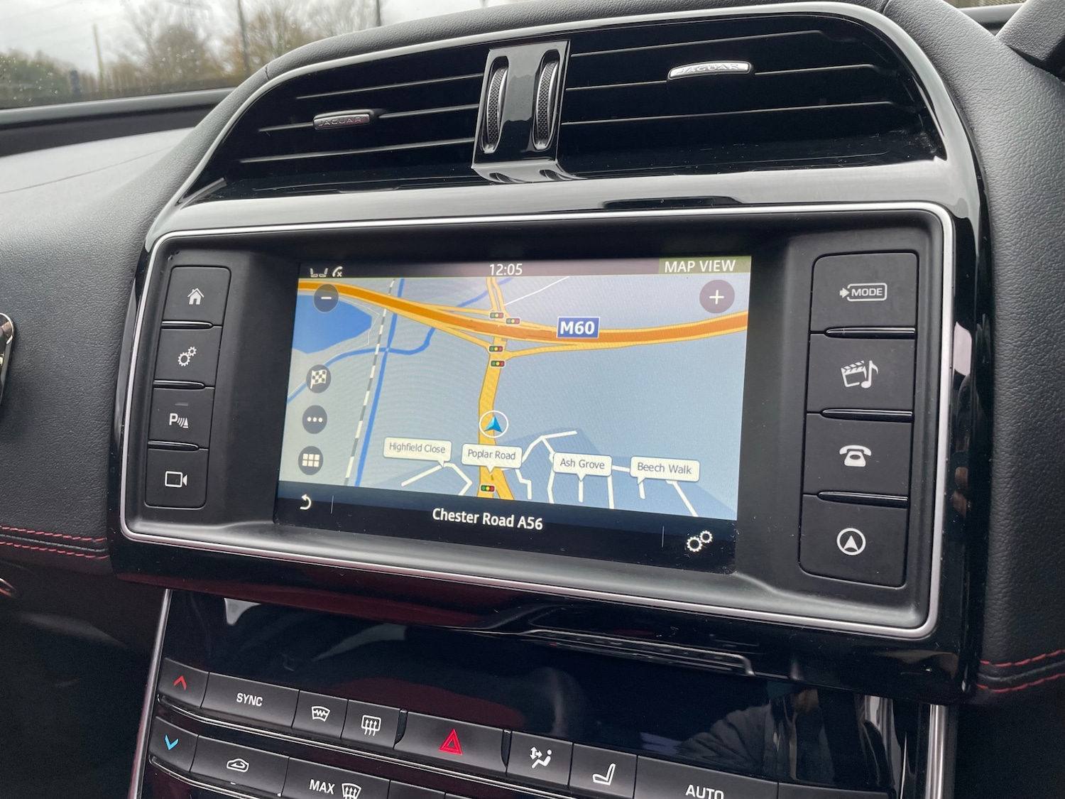 Used Jaguar XE 2016 for sale - 76878070: Photo 16