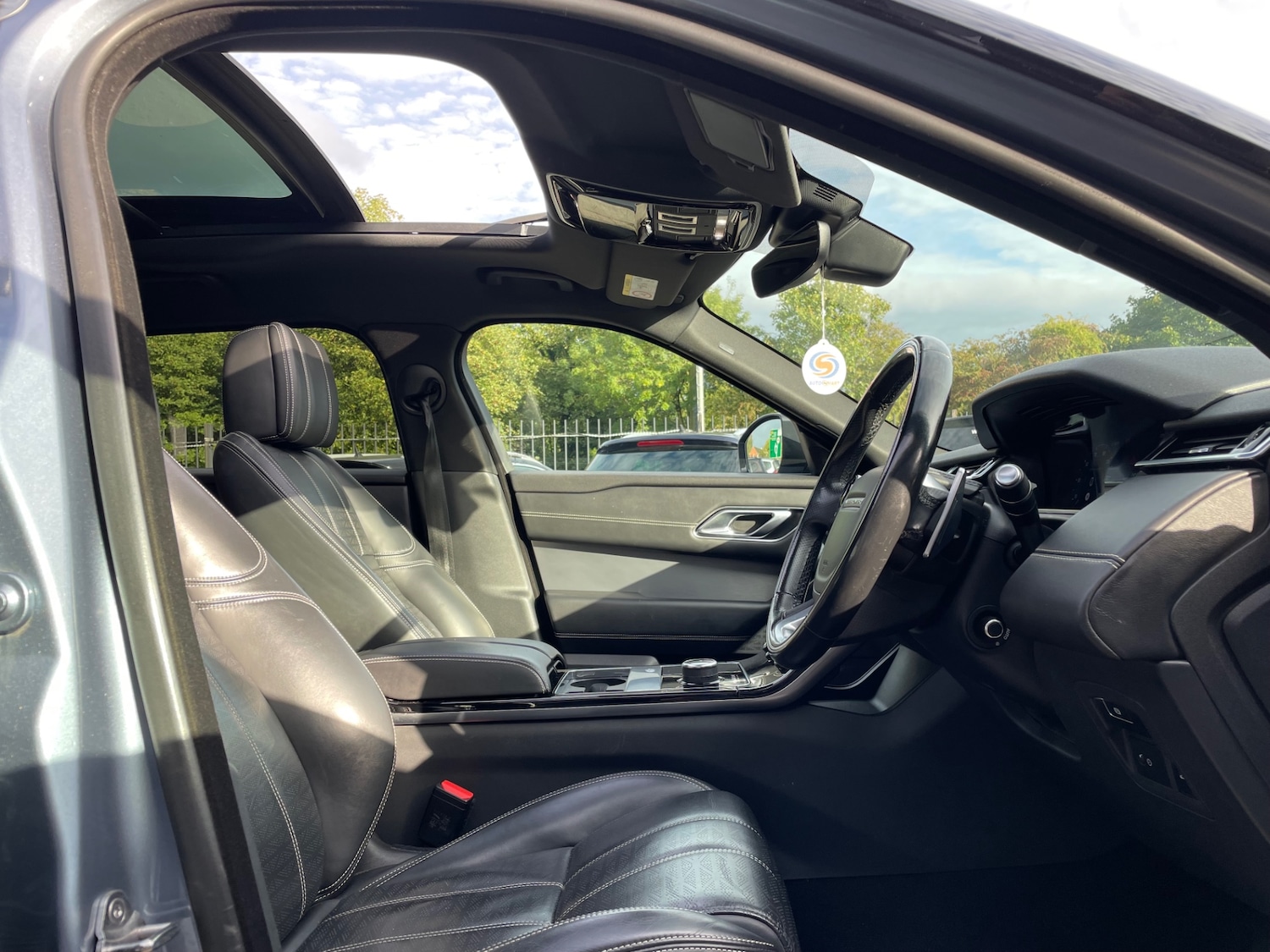 Used Land Rover Range Rover Velar 2018 for sale - 76115587: Photo 12