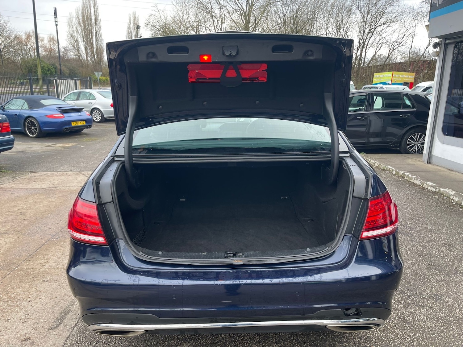 Used Mercedes-Benz E Class 2014 for sale - 77432254: Photo 8