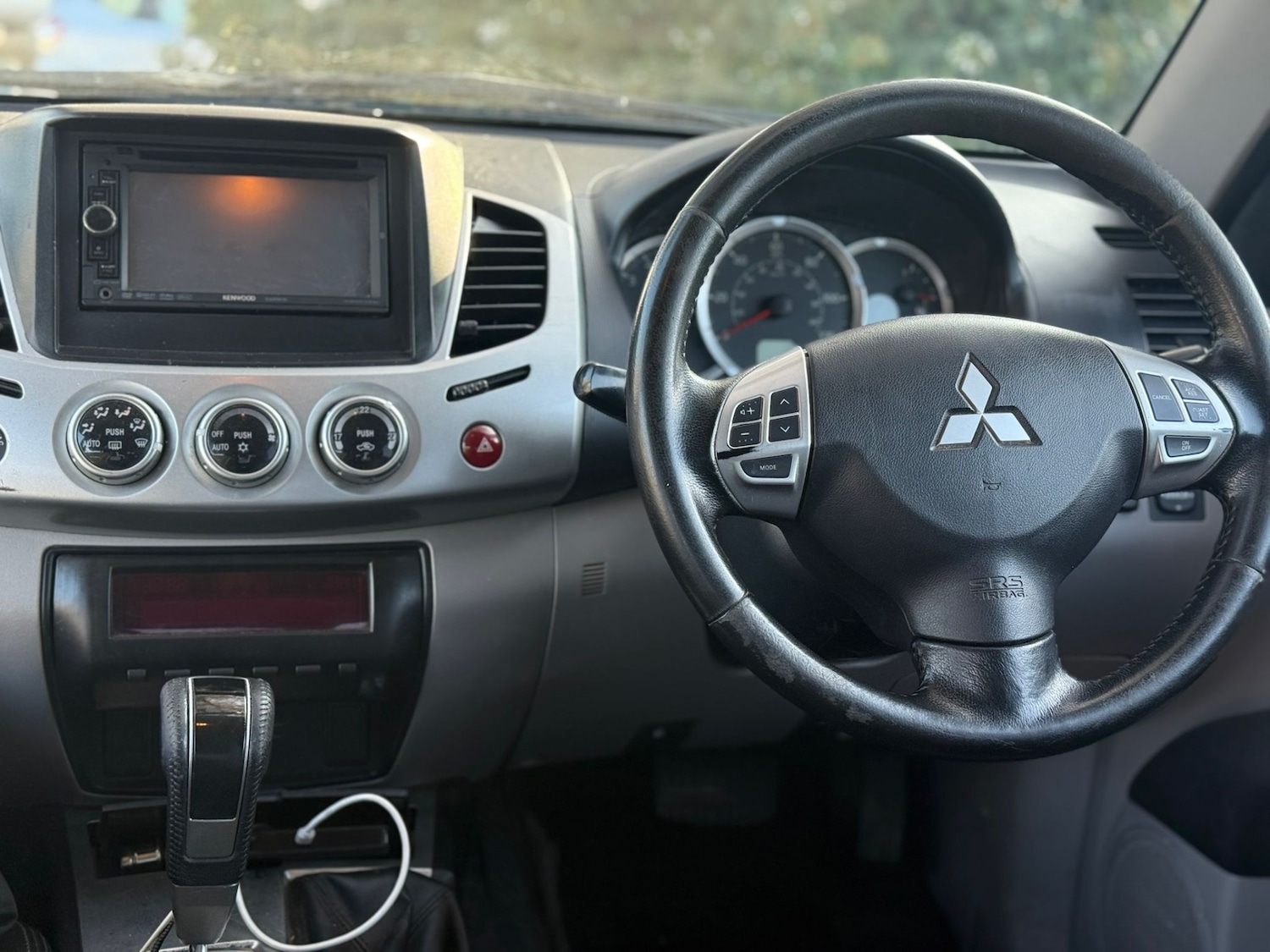 Used Mitsubishi L200 2012 for sale - 77750376: Photo 10