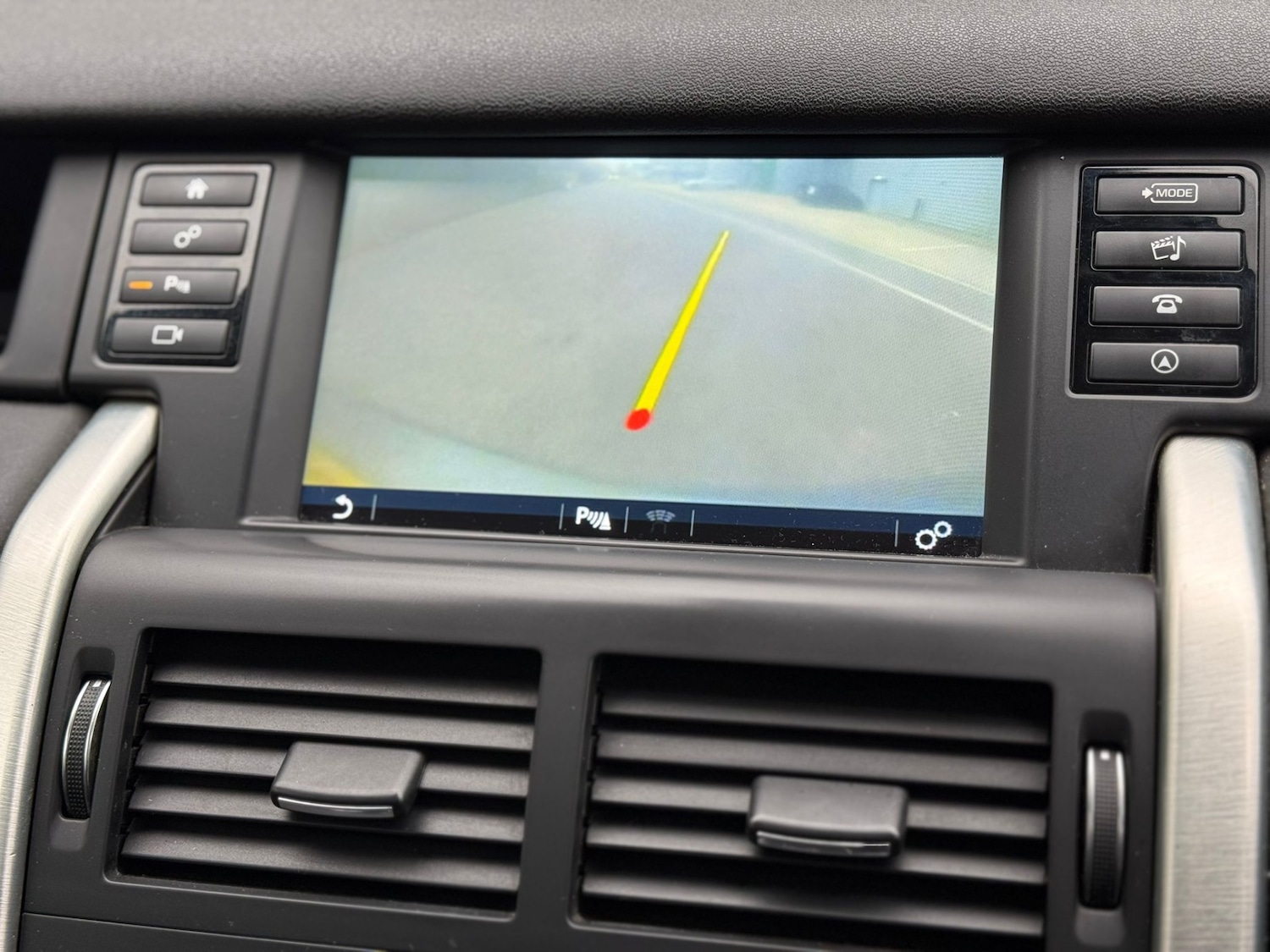 Used Land Rover Discovery Sport 2016 for sale - 77676892: Photo 15