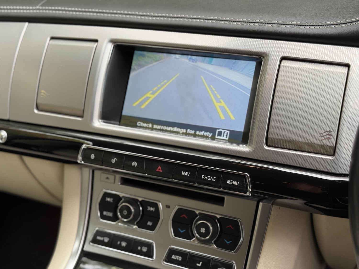 Used Jaguar XF 2013 for sale - 77677064: Photo 14