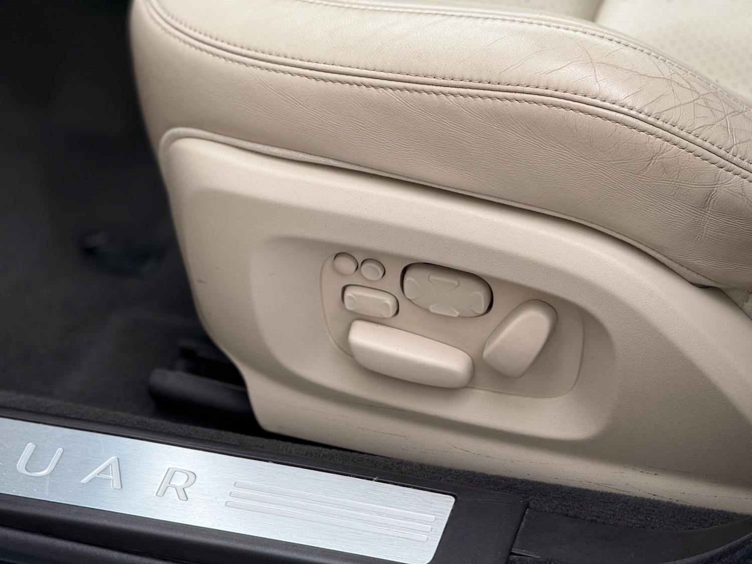 Used Jaguar XF 2013 for sale - 77677064: Photo 16