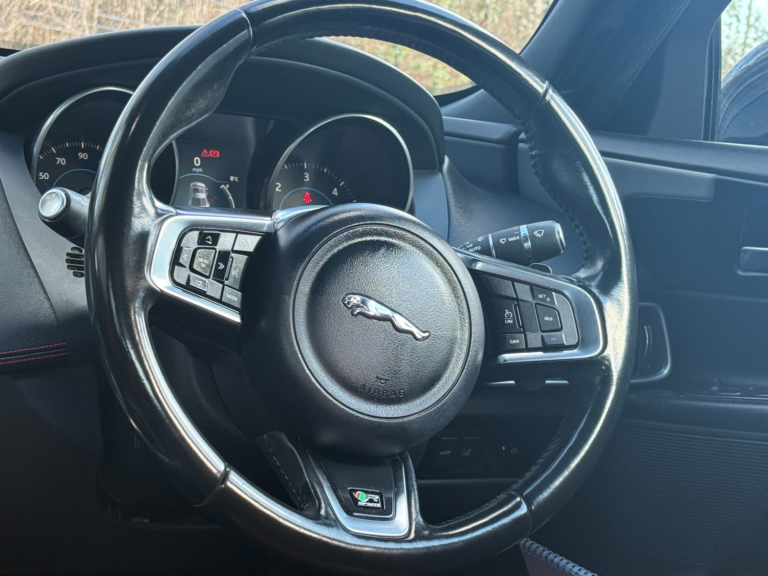 Used Jaguar XE 2016 for sale - 77677278: Photo 10