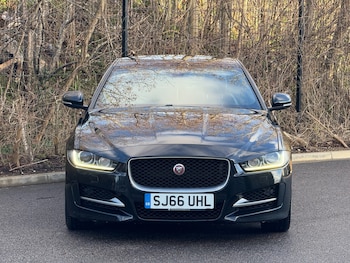 Used Jaguar XE 2016 for sale - 77677278: Photo