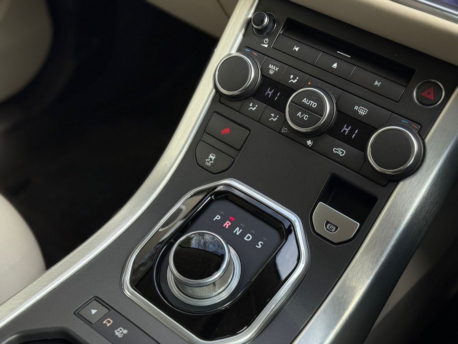 Used Land Rover Range Rover Evoque 2011 for sale - 78133659: Photo 16