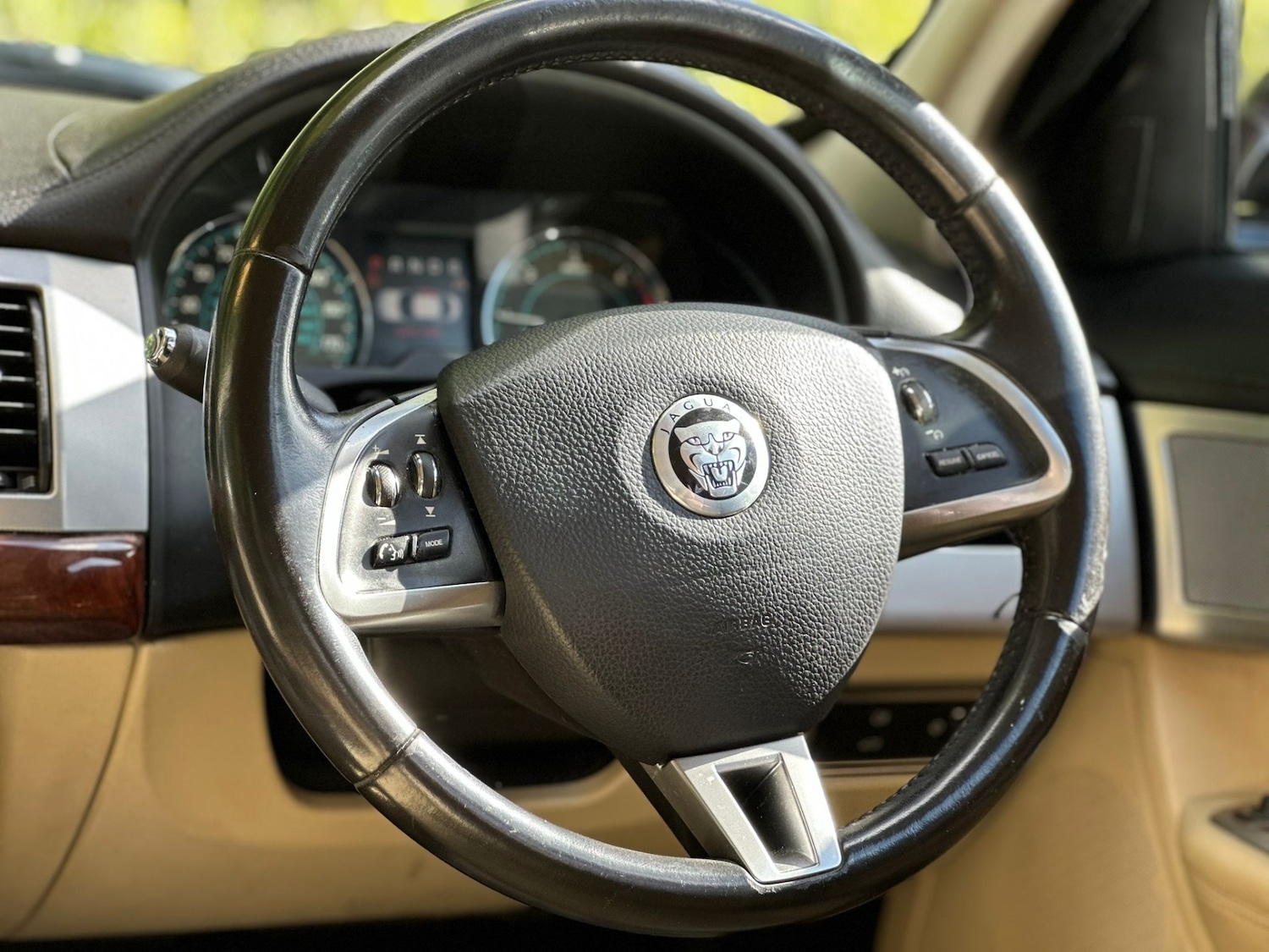 Used Jaguar XF 2012 for sale - 77743043: Photo 10