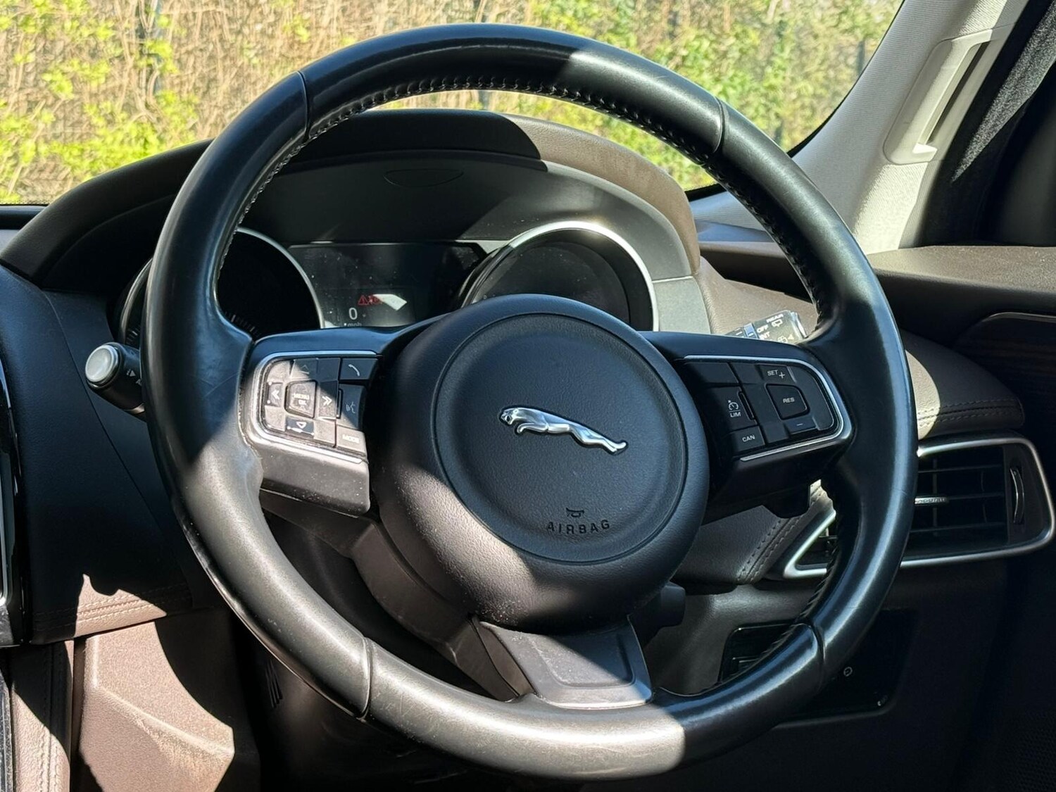 Used Jaguar F-Pace 2016 for sale - 77896330: Photo 10