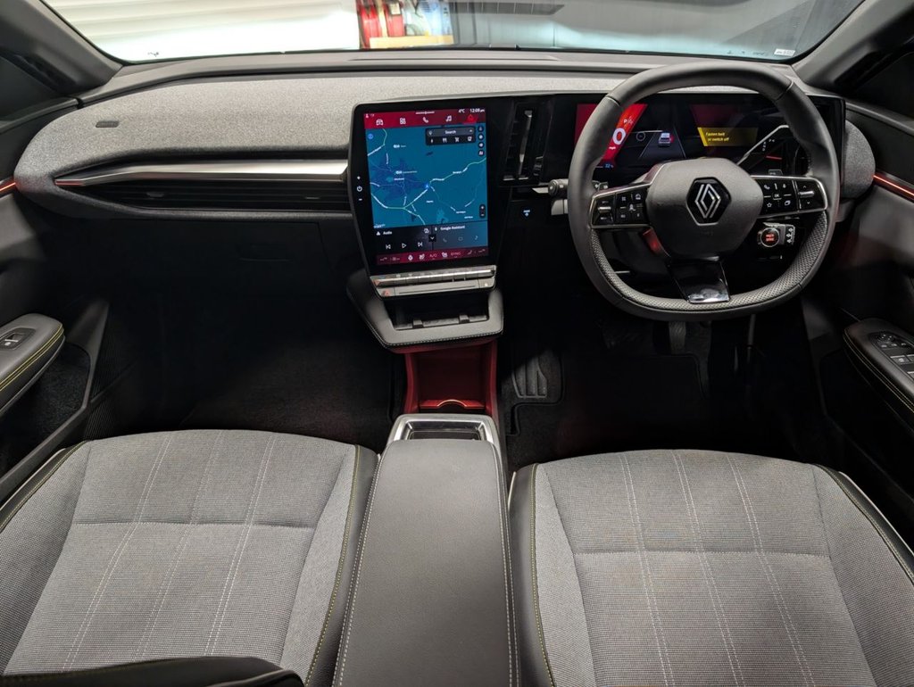 Used Renault Megane E Tech 2024 for sale - 76570378: Photo 2