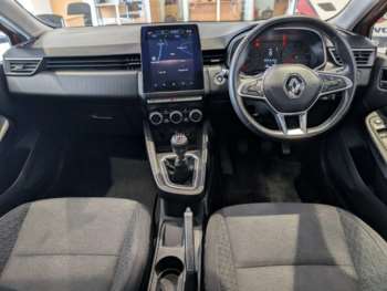 Used Renault Clio 2019 for sale - 74750577: Photo