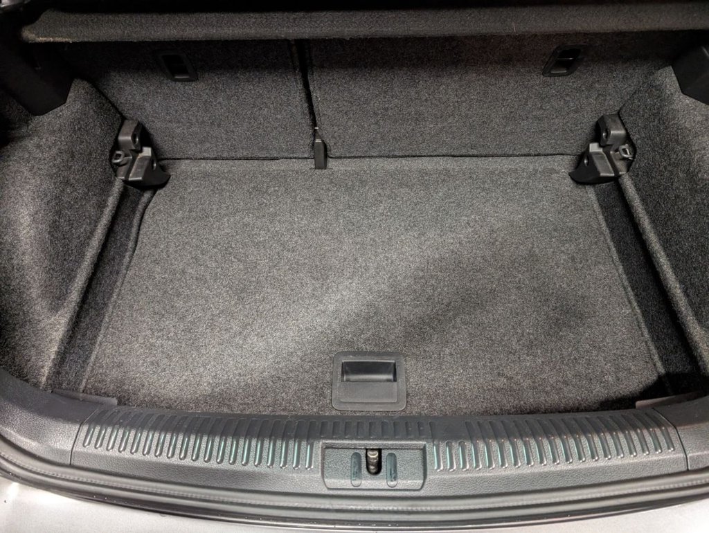 Used Volkswagen Polo 2016 for sale - 77236638: Photo 33