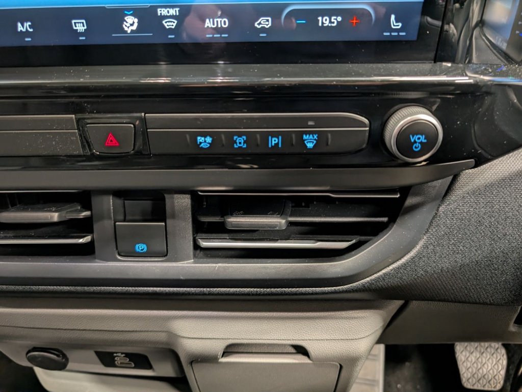 Used Ford Tourneo Custom 2024 for sale - 78096876: Photo 78