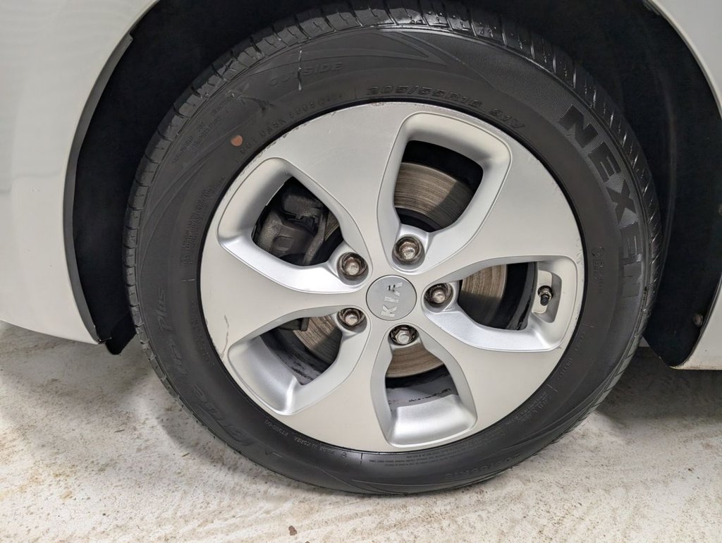 Used Kia Carens 2015 for sale - 76768643: Photo 10