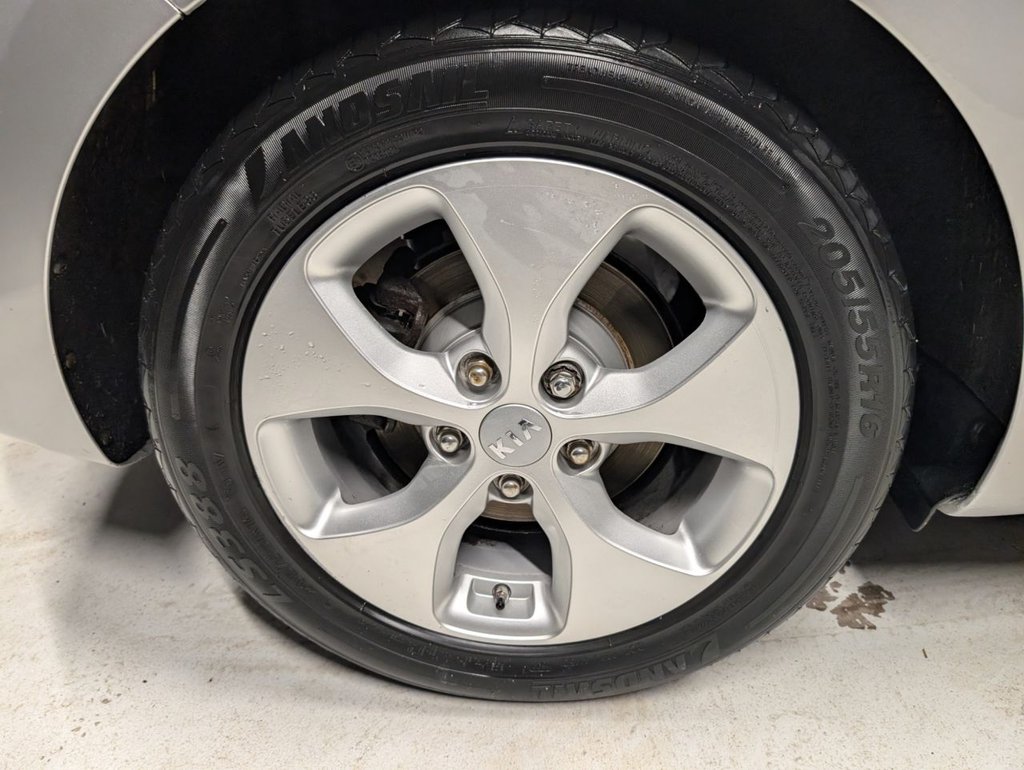 Used Kia Carens 2015 for sale - 76768643: Photo 12