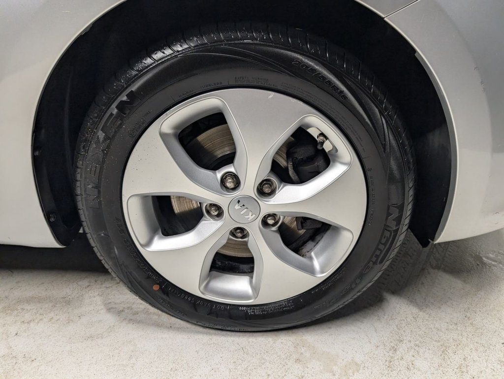 Used Kia Carens 2015 for sale - 76768643: Photo 13