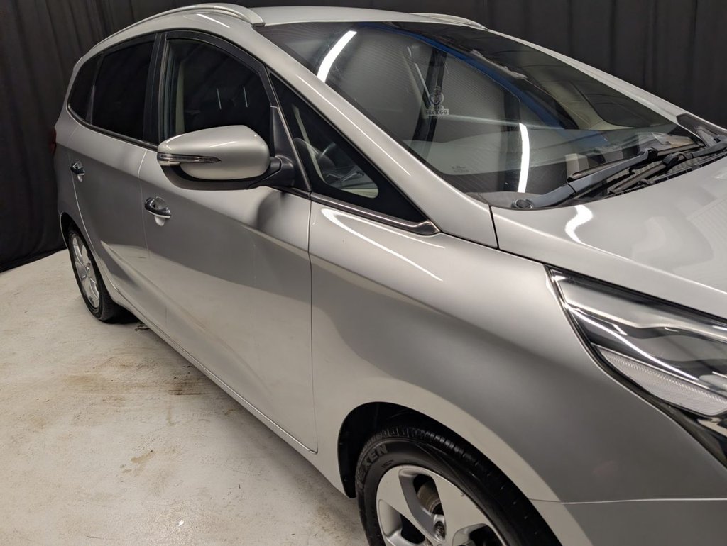 Used Kia Carens 2015 for sale - 76768643: Photo 24