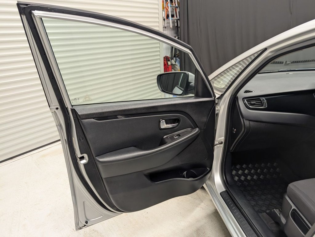 Used Kia Carens 2015 for sale - 76768643: Photo 26