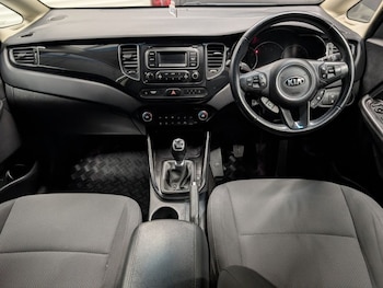 Used Kia Carens 2015 for sale - 76768643: Photo