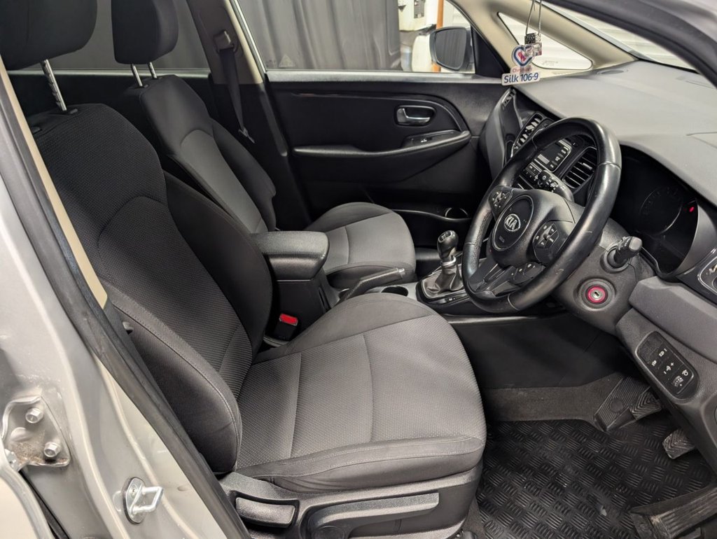 Used Kia Carens 2015 for sale - 76768643: Photo 38