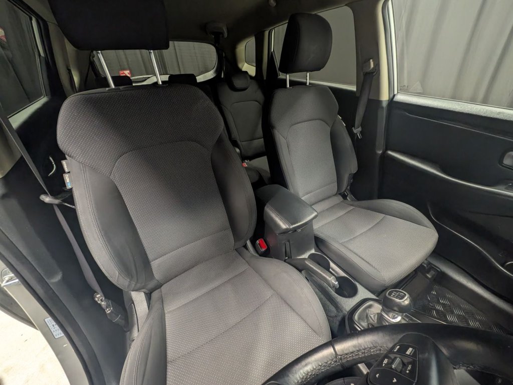 Used Kia Carens 2015 for sale - 76768643: Photo 40