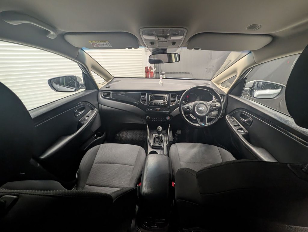 Used Kia Carens 2015 for sale - 76768643: Photo 42