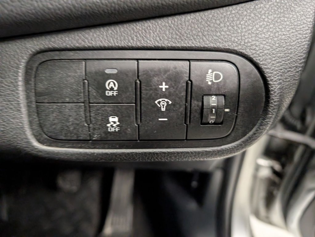 Used Kia Carens 2015 for sale - 76768643: Photo 44