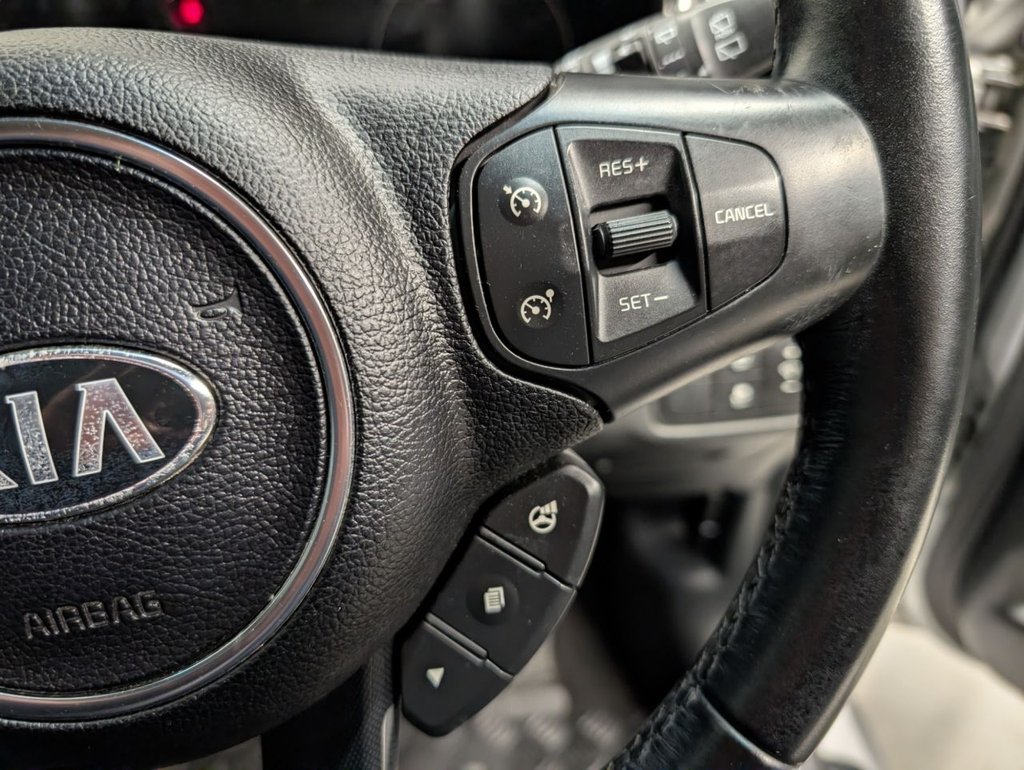 Used Kia Carens 2015 for sale - 76768643: Photo 46