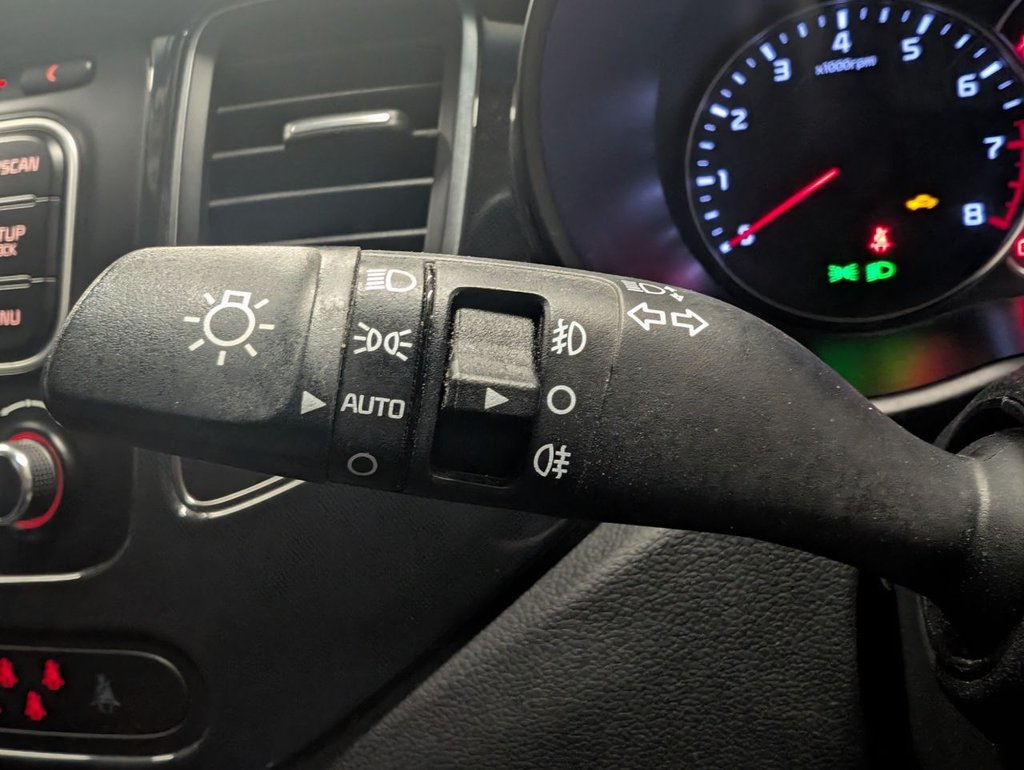 Used Kia Carens 2015 for sale - 76768643: Photo 50