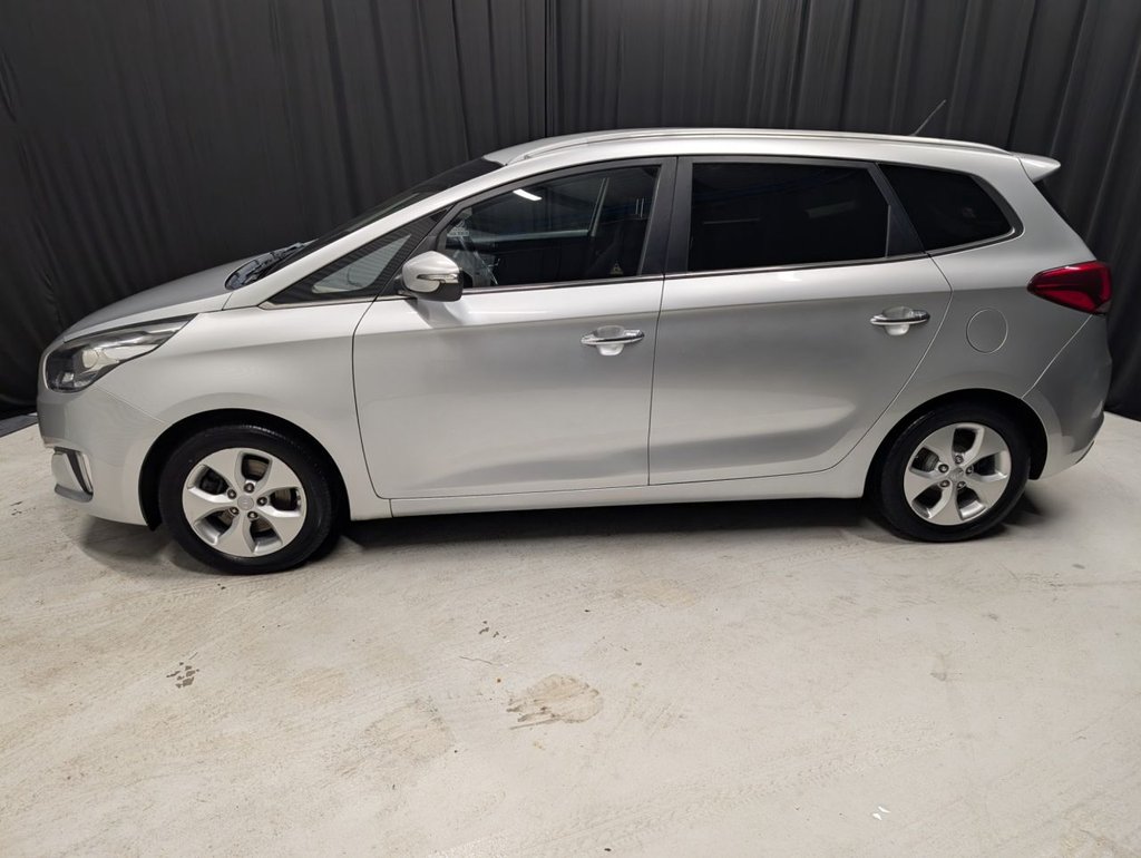 Used Kia Carens 2015 for sale - 76768643: Photo 9