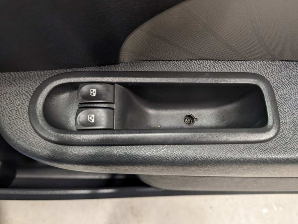 Used Renault Twingo 2011 for sale - 77936038: Photo 41