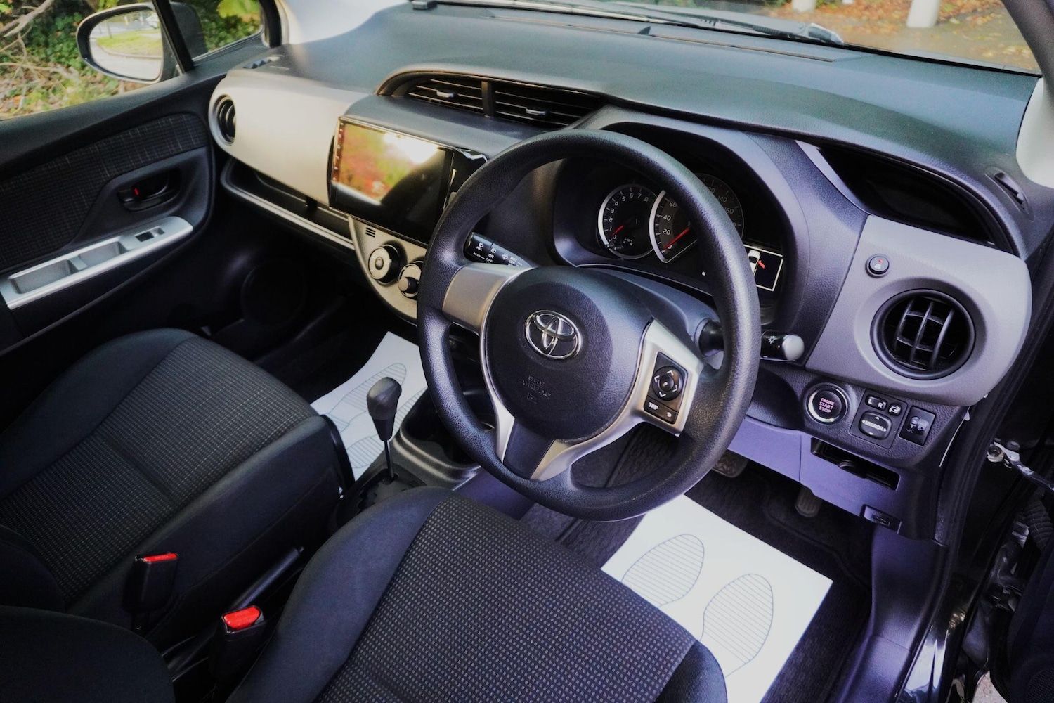 Used Toyota Vitz for sale - 77358724: Photo 10