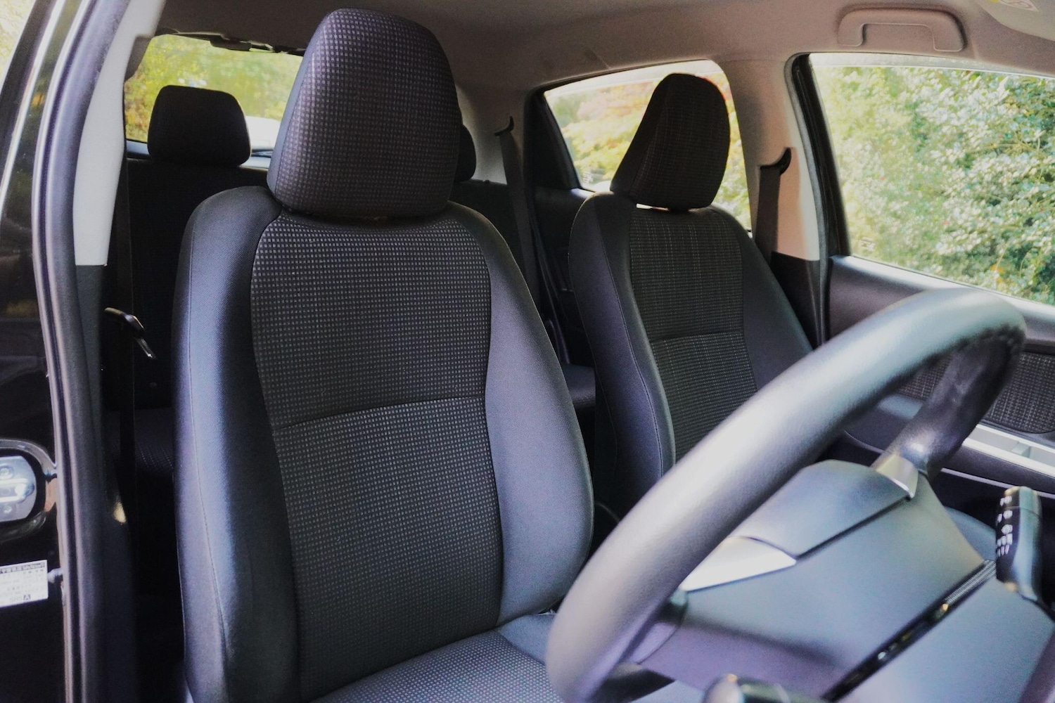 Used Toyota Vitz for sale - 77358724: Photo 15