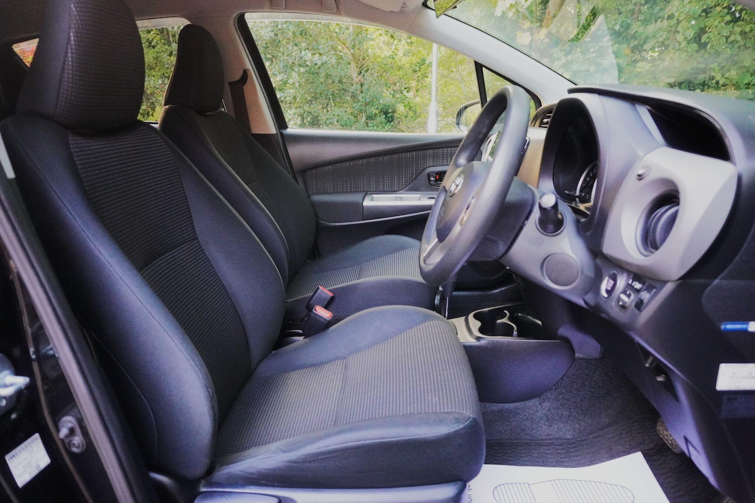 Used Toyota Vitz for sale - 77358724: Photo 9