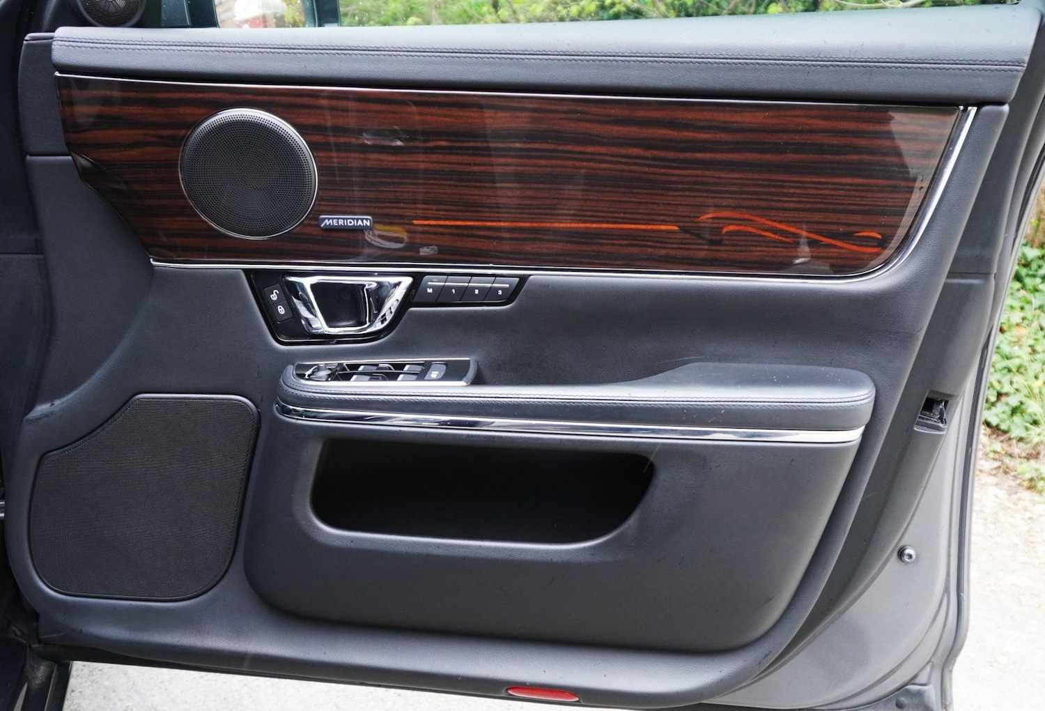 Used Jaguar XJ 2017 for sale - 76990570: Photo 11