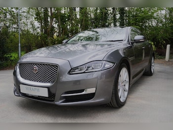 Used Jaguar XJ 2017 for sale - 76990570: Photo