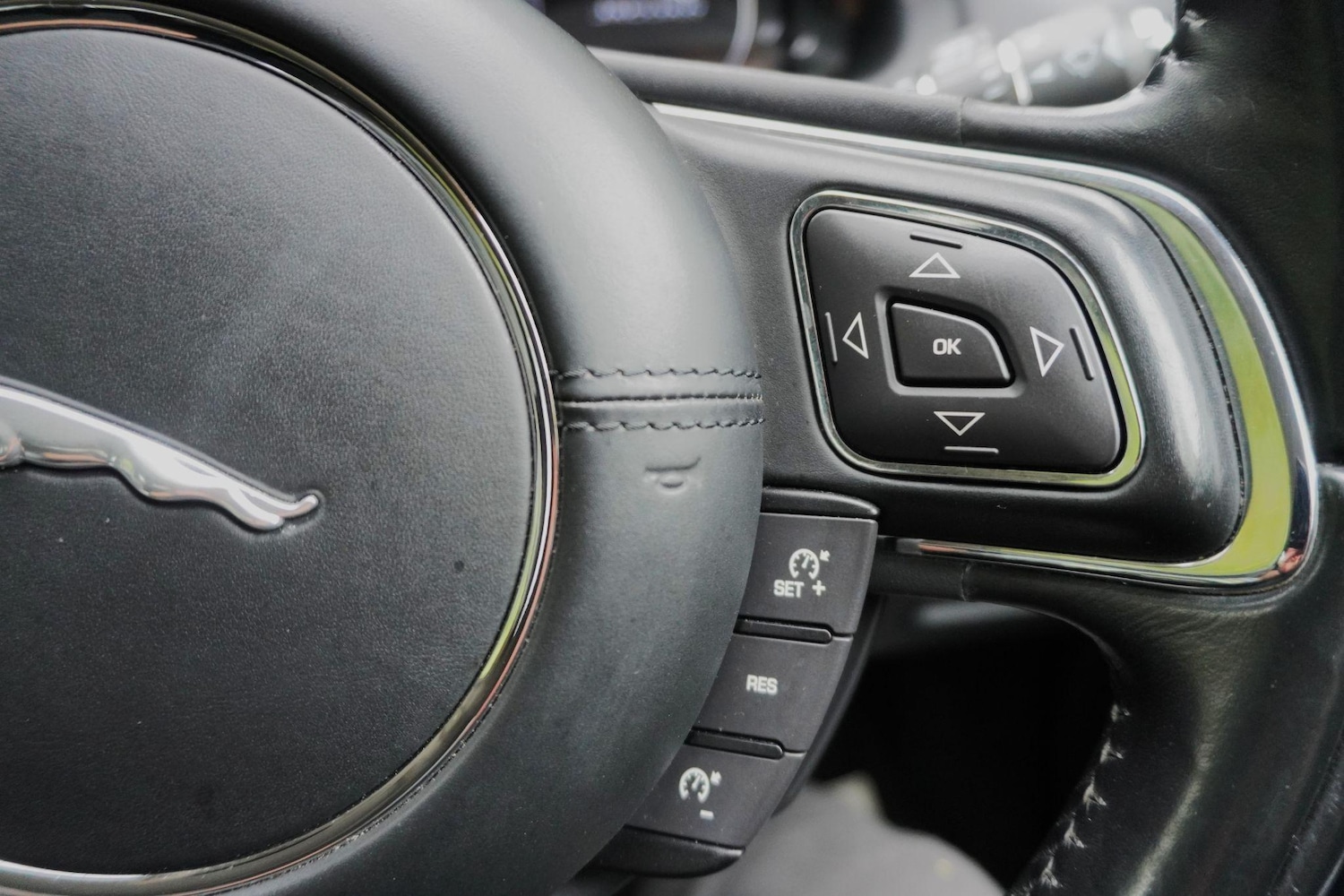 Used Jaguar XJ 2017 for sale - 76990570: Photo 42