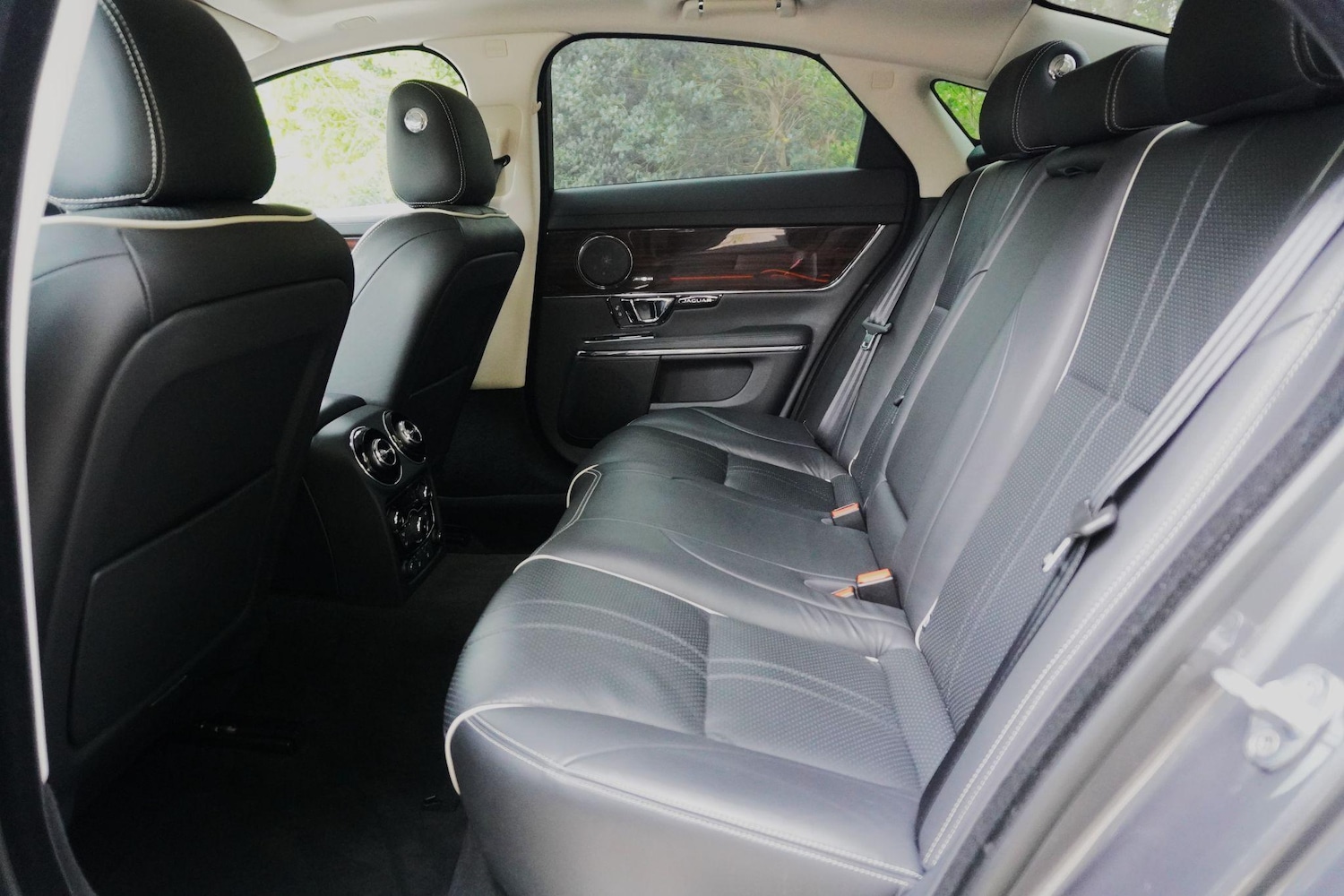 Used Jaguar XJ 2017 for sale - 76990570: Photo 59