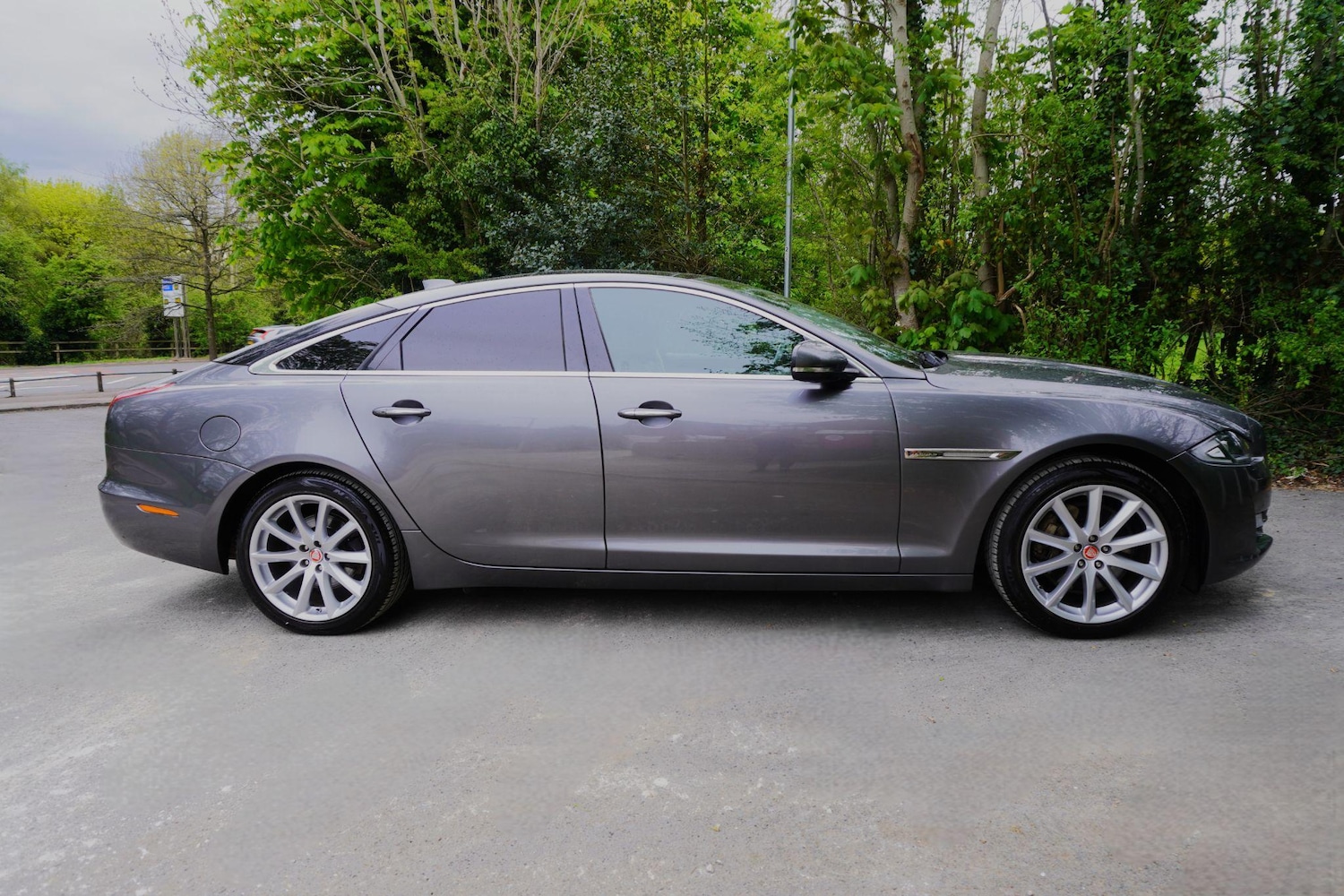 Used Jaguar XJ 2017 for sale - 76990570: Photo 6