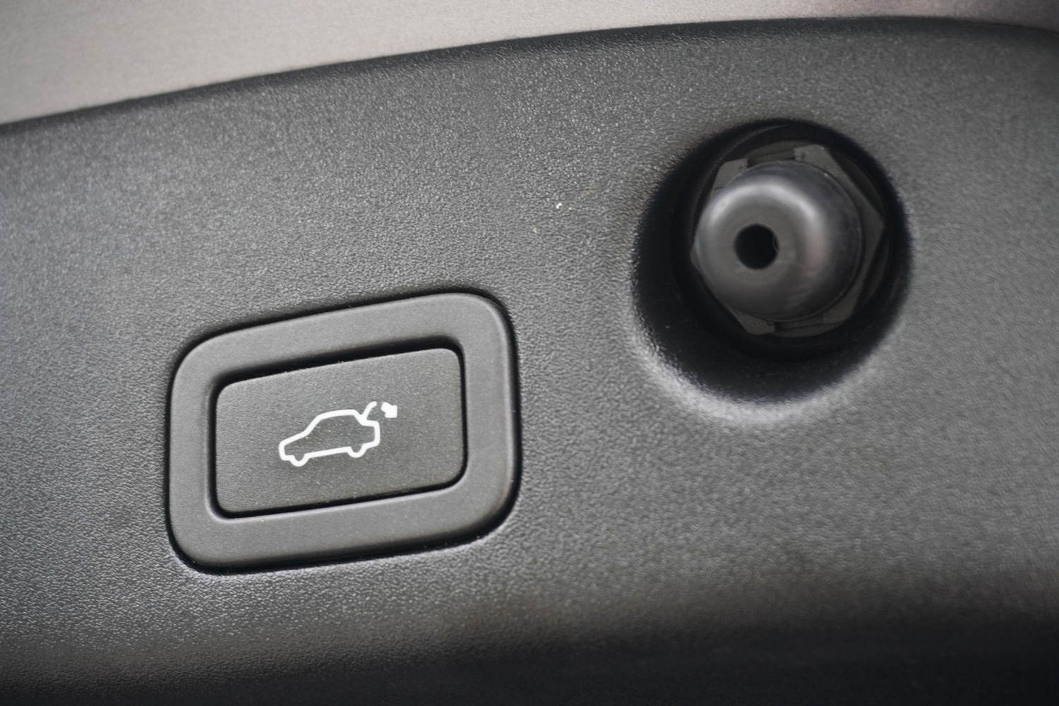 Used Jaguar XJ 2017 for sale - 76990570: Photo 77