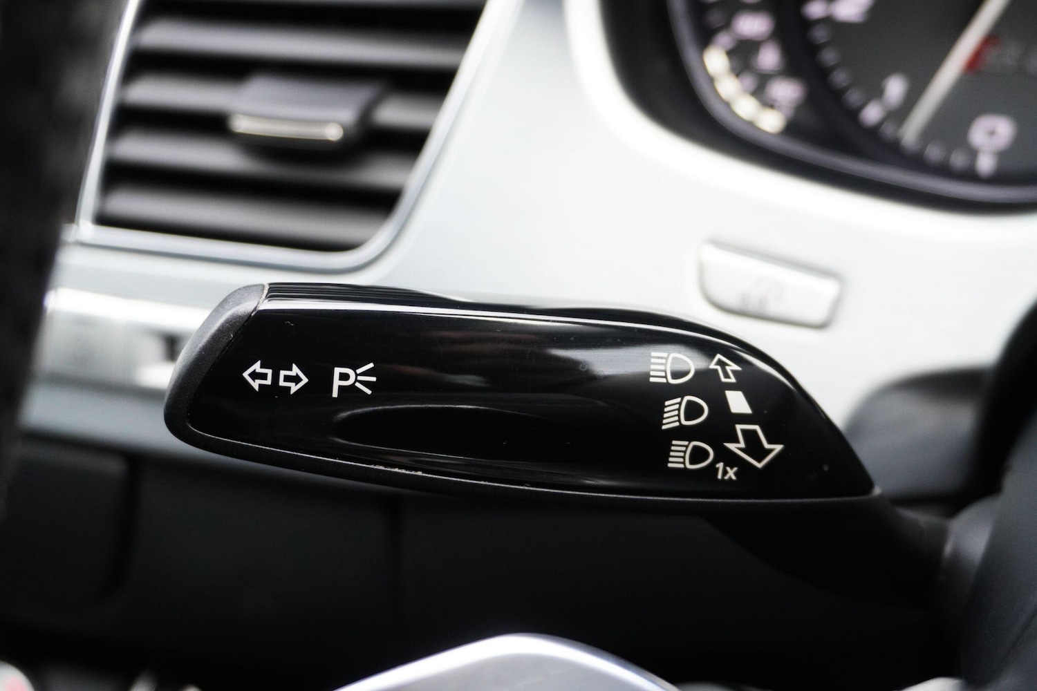 Used Audi S8 2016 for sale - 77191242: Photo 35