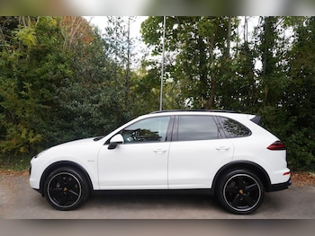 Used Porsche Cayenne 2016 for sale - 76239740: Photo 2