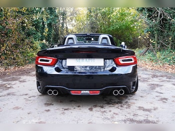 Used Abarth 124 Spider 2017 for sale - 76484529: Photo