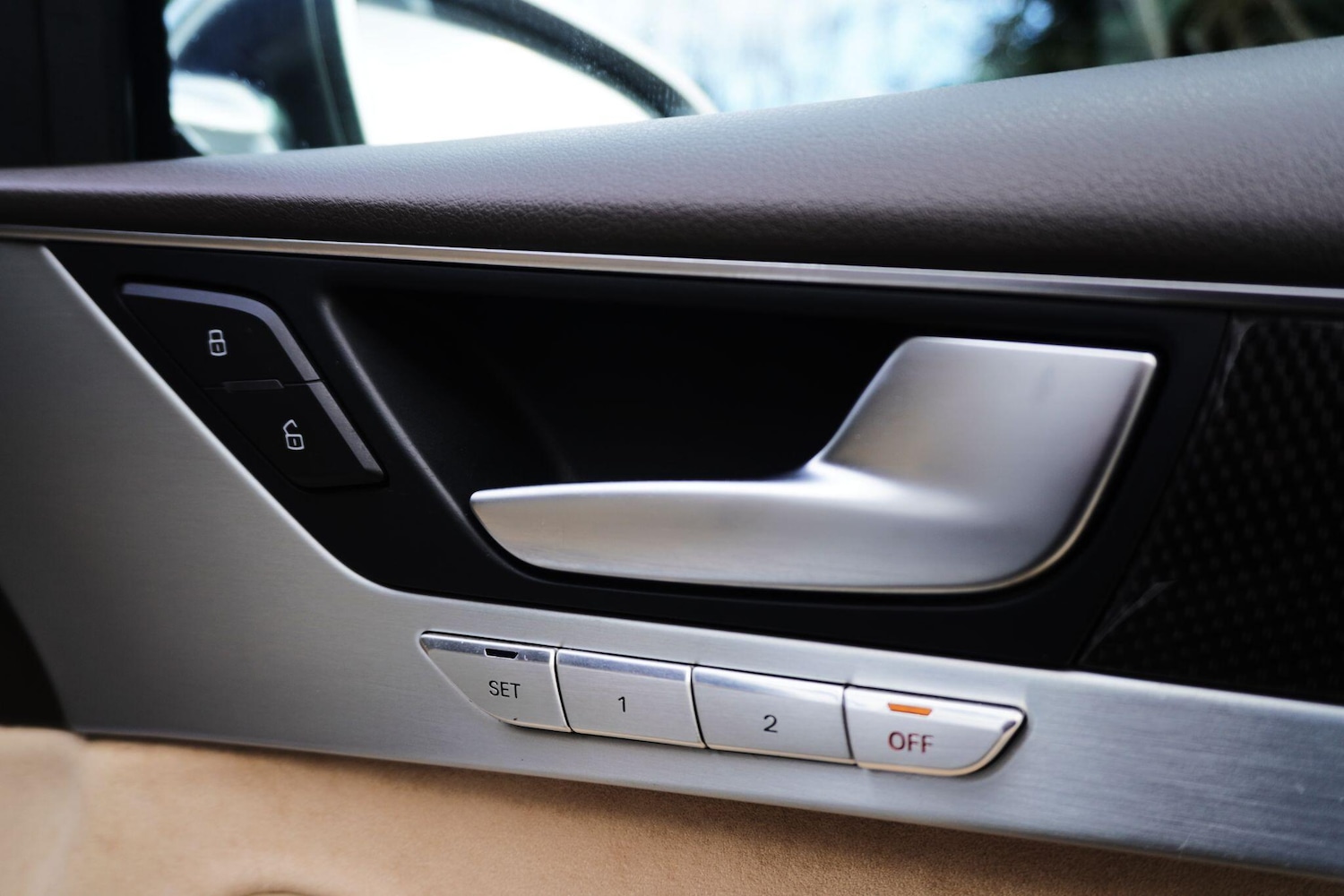 Used Audi S8 2015 for sale - 77190549: Photo 13