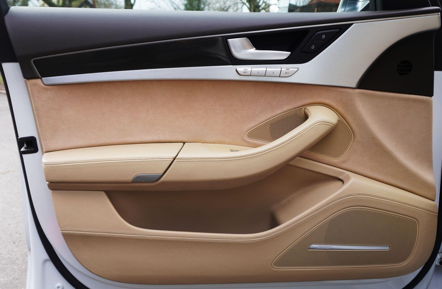 Used Audi S8 2015 for sale - 77190549: Photo 52