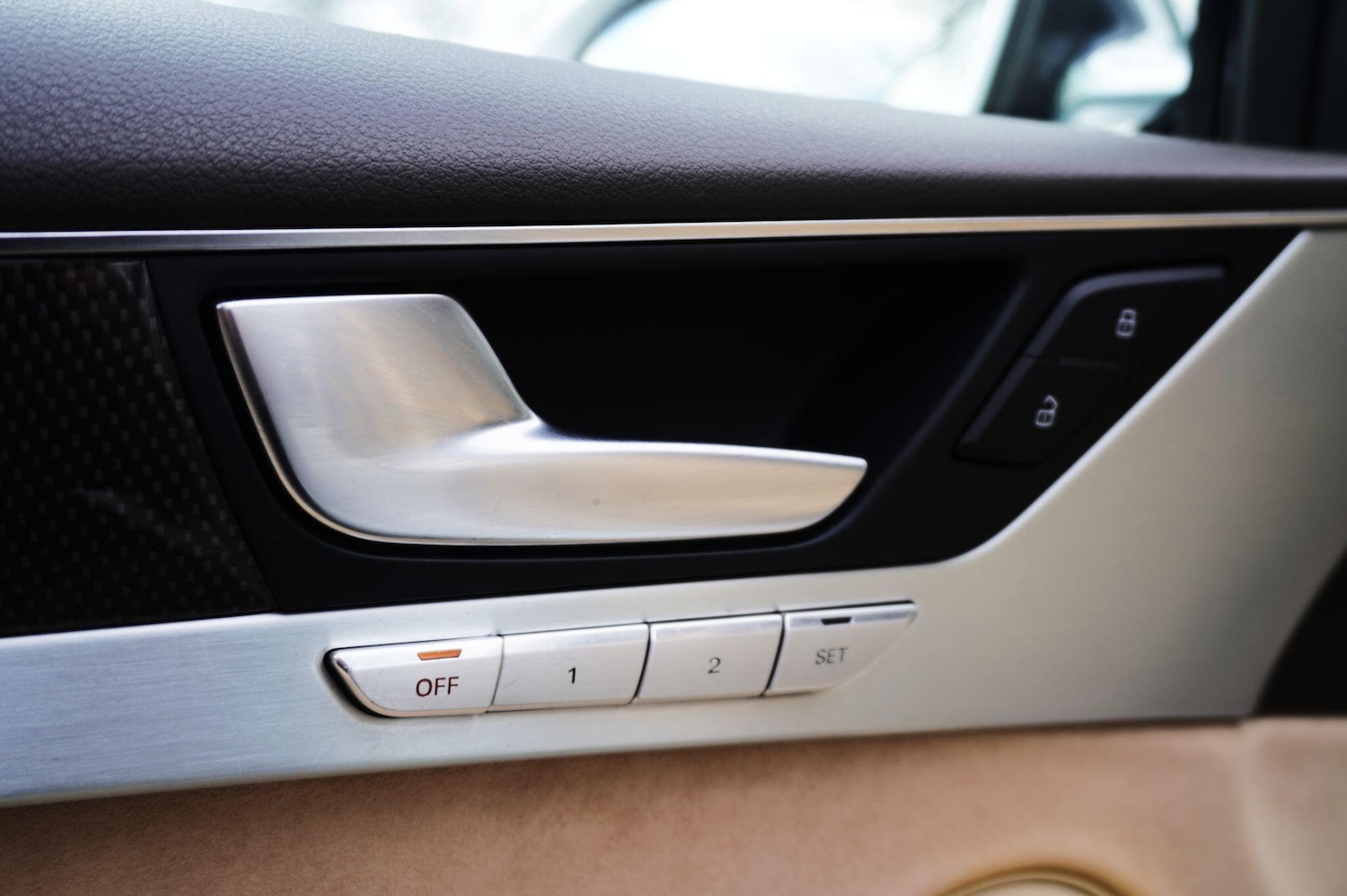 Used Audi S8 2015 for sale - 77190549: Photo 54