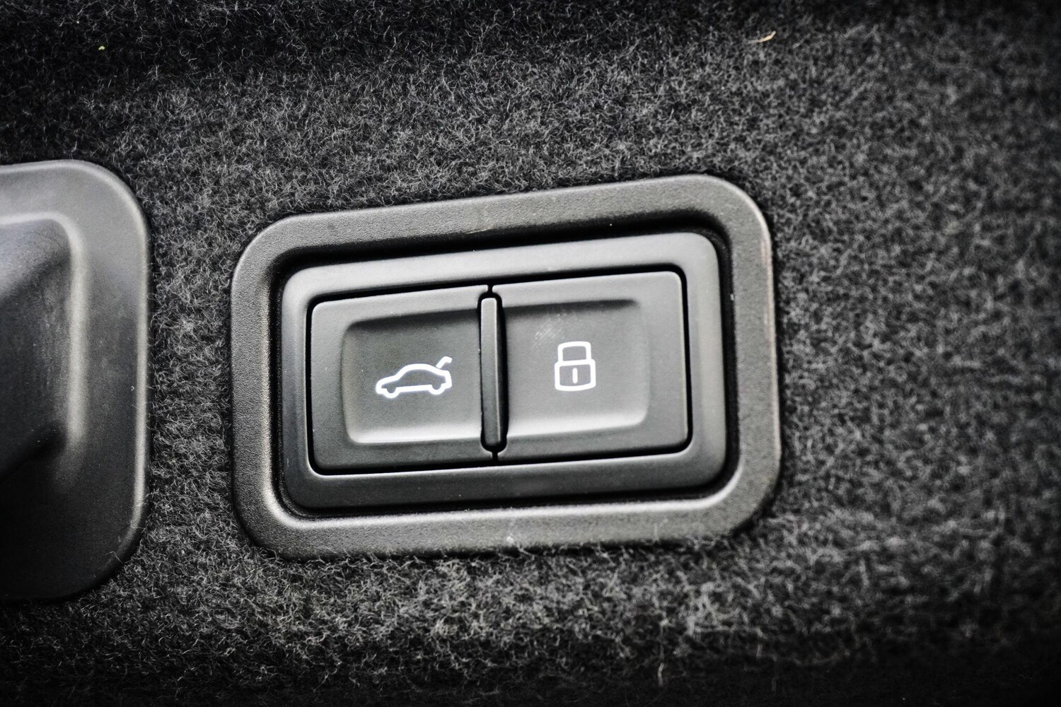 Used Audi S8 2015 for sale - 77190549: Photo 84